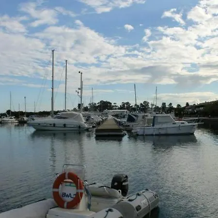 Sleeps 6 *