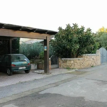 Sleeps 6 *