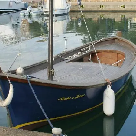 Lejlighed Sleeps 6 Budoni