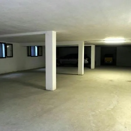 Sleeps 6